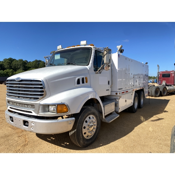 2005 STERLING L9500 Fuel / Lube Truck