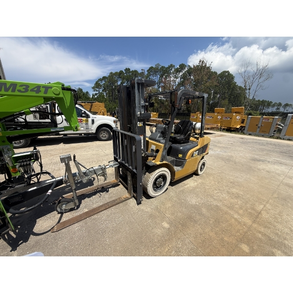 2018 CAT GP25N Forklift - Mast