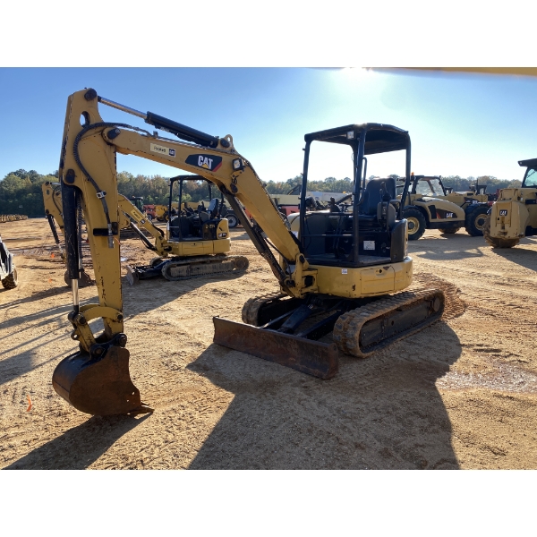 2016 CAT 303.5E2 CR Excavator - Mini