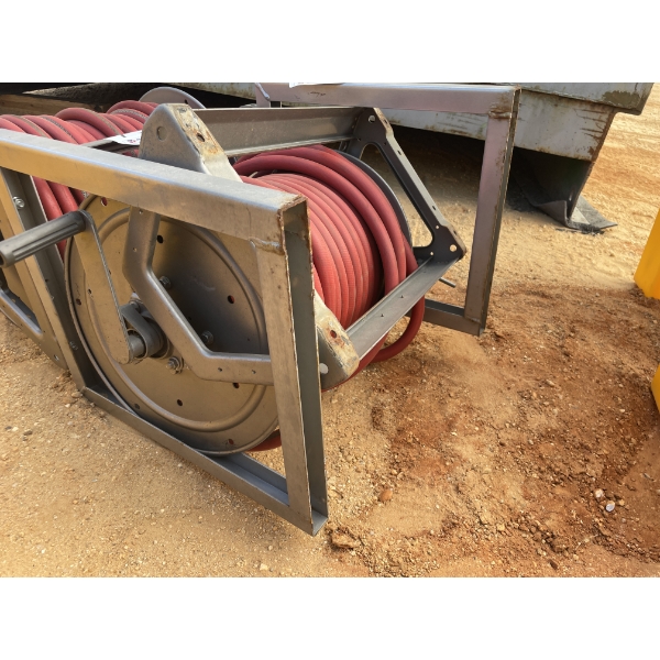 DUAL WATER HOSE REELS