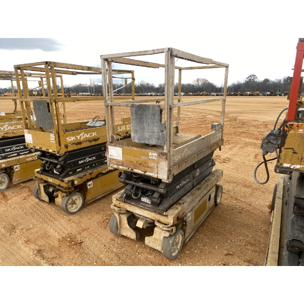 2018 SKYJACK SJIII-3219 Scissor Lift