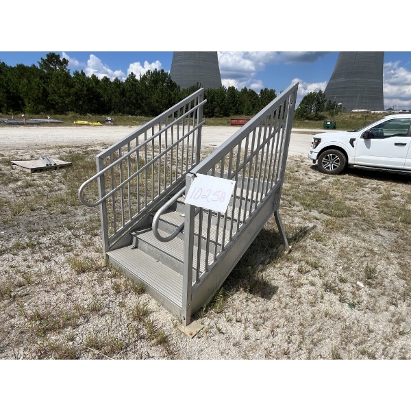 ALUMINUM STAIRS