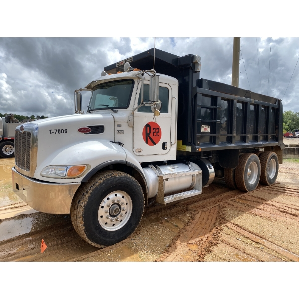 2019 PETERBILT 348 Dump Truck