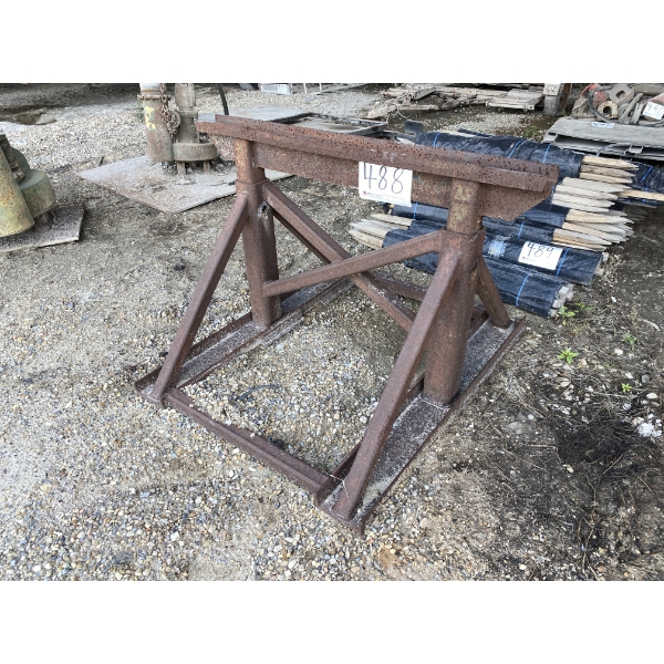 METAL SAW HORSE