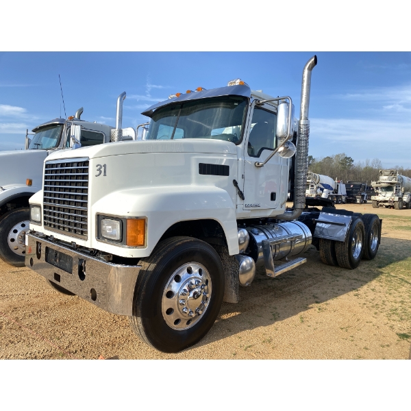 2018 MACK CHU613 Day Cab Truck