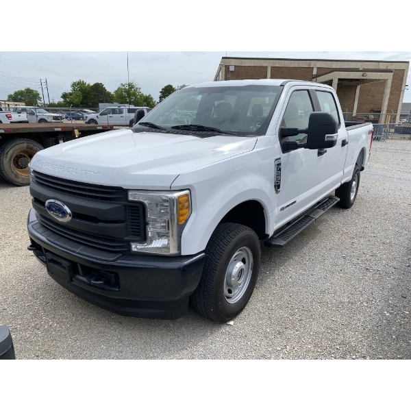 2017 FORD F250 XL Pickup Truck