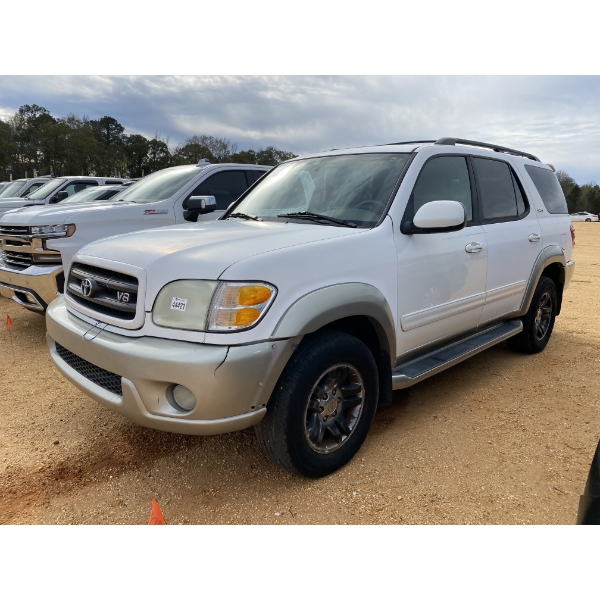 2004 TOYOTA SEQUIA SR5 SUV