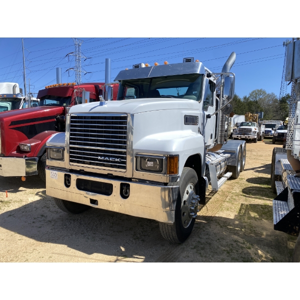 2019 MACK PI64T Day Cab Truck