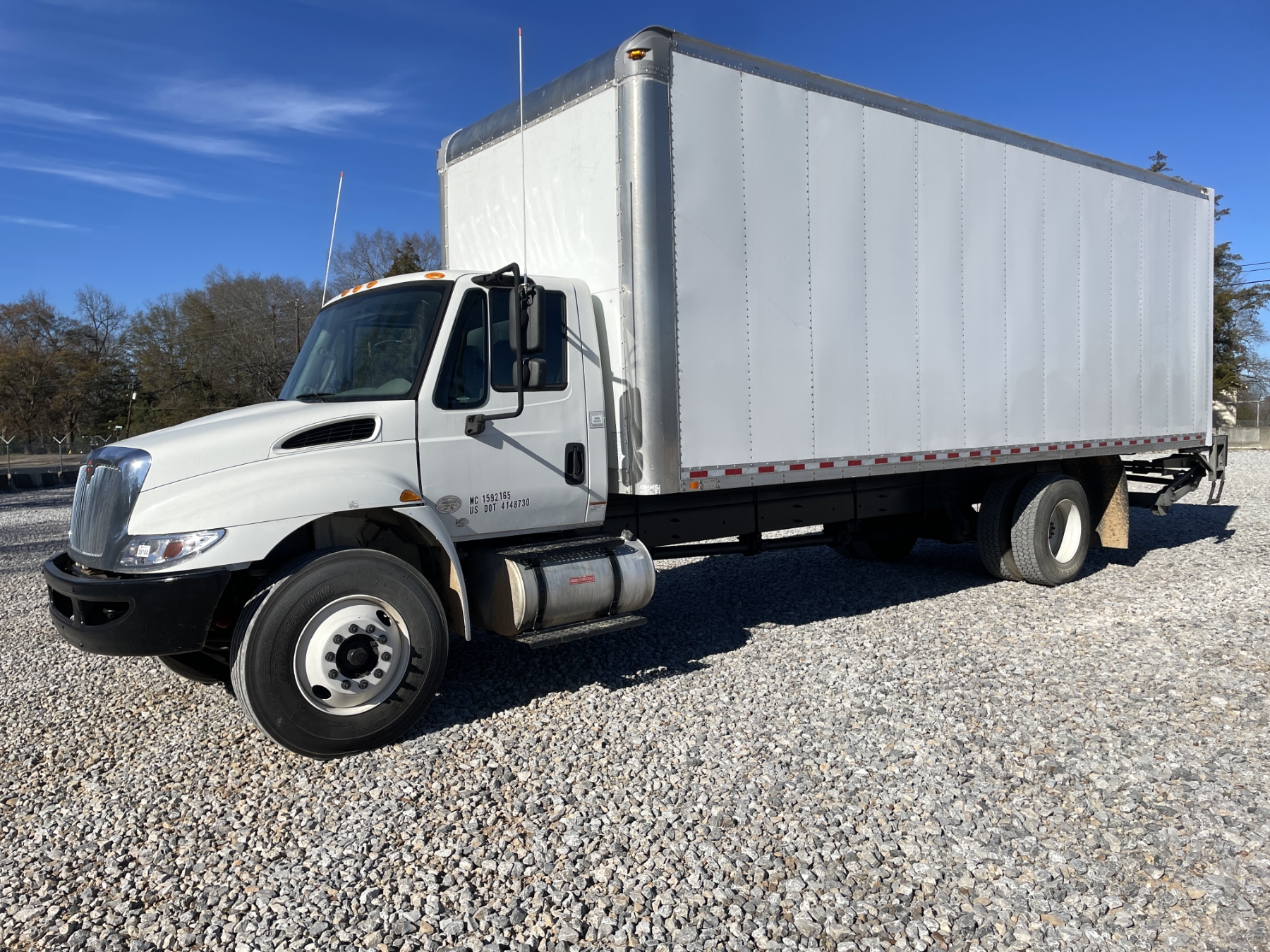 International Box Rover 2019 INTERNATIONAL 4300 Box Truck - J.M. Wood Auction Company, Inc.