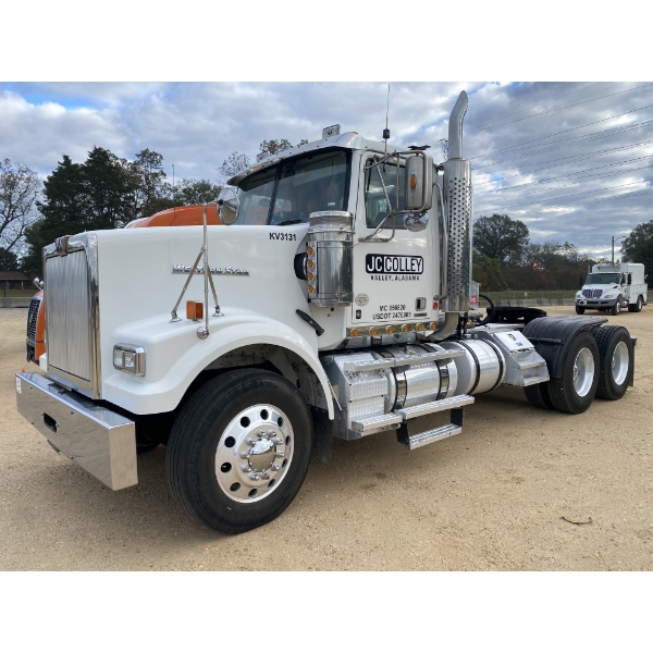 2019 WESTERN STAR 4900 Day Cab Truck
