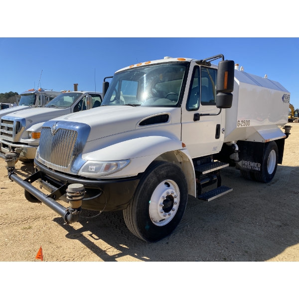 2008 INTERNATIONAL 4300 Water Truck