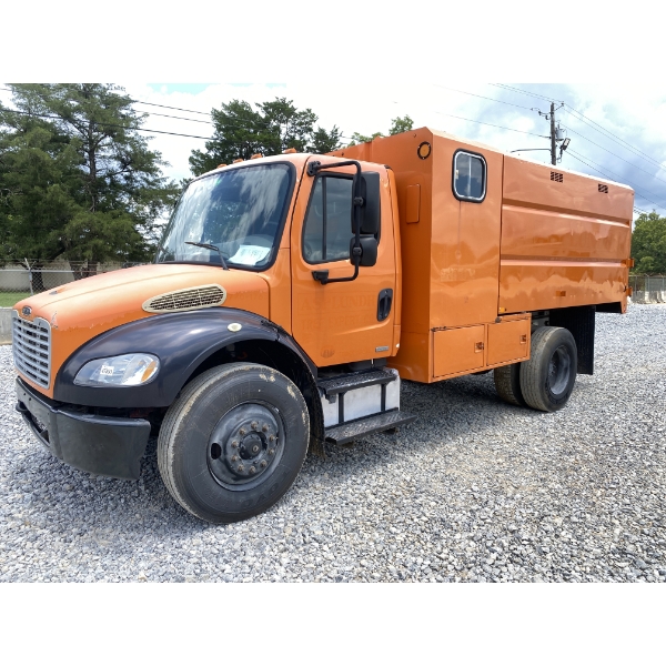 2011 FREIGHTLINER BUISNESS CLASS M2 Chipper Truck