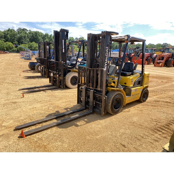 2014 HYUNDAI 30D-7E Forklift - Mast