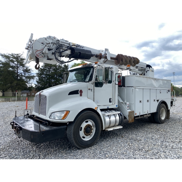 2019 KENWORTH T370 Digger Derrick Truck