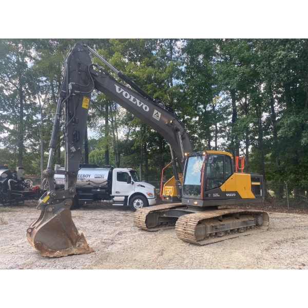 2023 VOLVO EC220EL Excavator