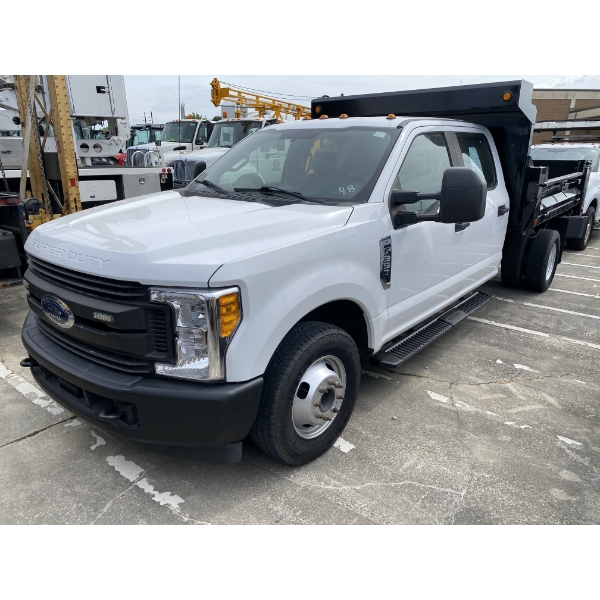2017 FORD F350 XL Flatbed Dump Truck
