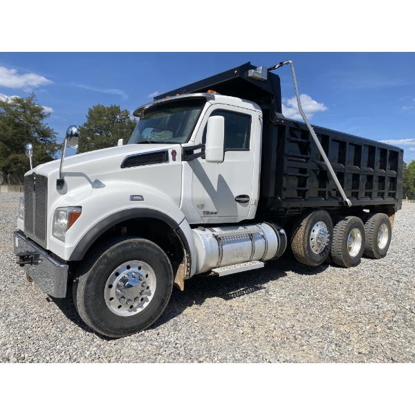 2020 KENWORTH T880S Dump Truck