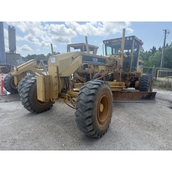 2001 CAT 143H Motor Grader