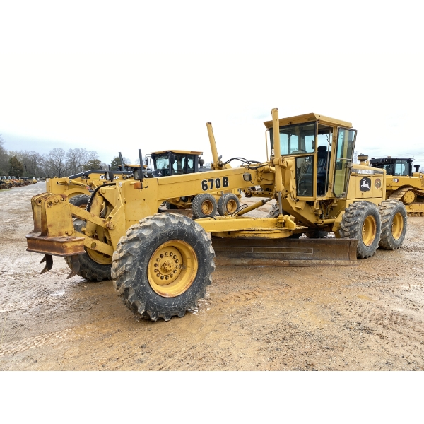 1993 JOHN DEERE 670B Motor Grader