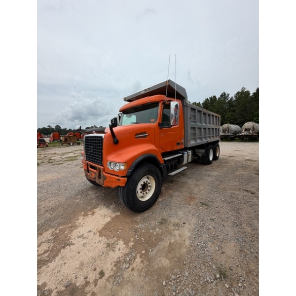 2019 VOLVO VHD Dump Truck