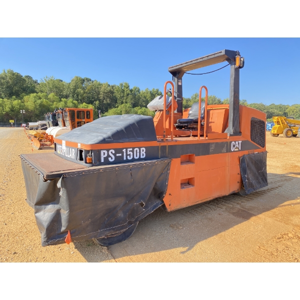 1998 CAT PS150B PNEUMATIC Roller