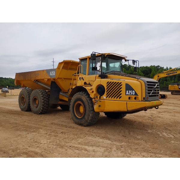 2002 VOLVO A25D Articulated Truck