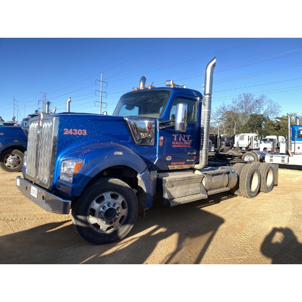 2024 KENWORTH W990 Day Cab Truck