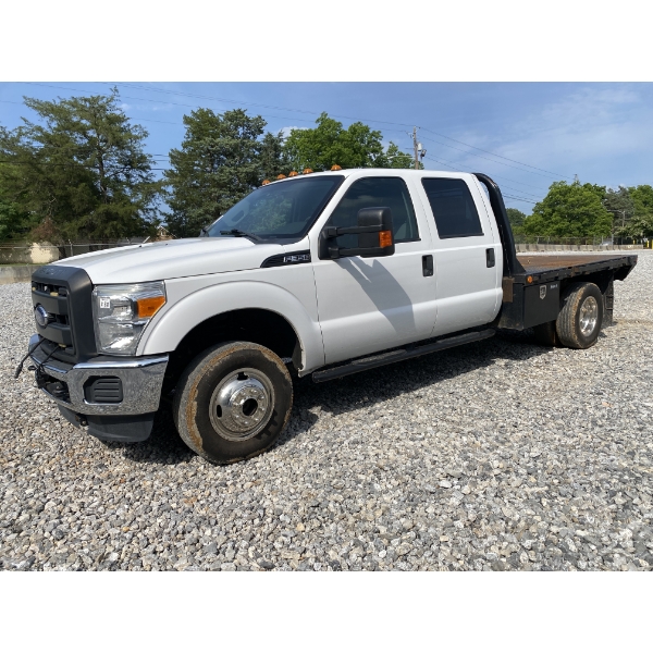 2016 FORD F350 Flatbed Truck