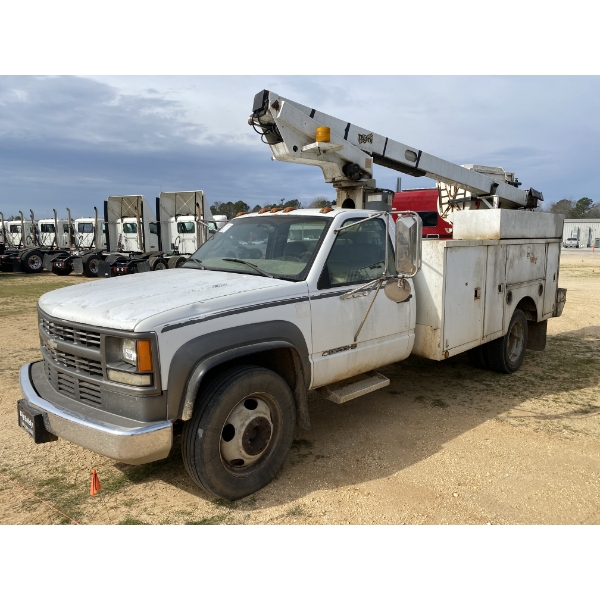 2001 CHEVROLET 3500 HD Bucket Truck