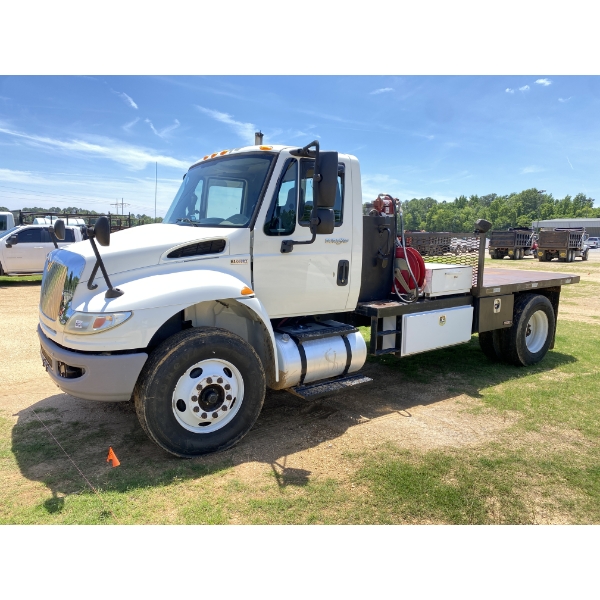 2014 INTERNATIONAL 4400 DURASTAR Flatbed Truck
