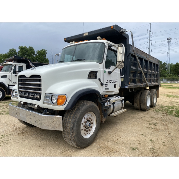 2004 MACK CV713 Dump Truck