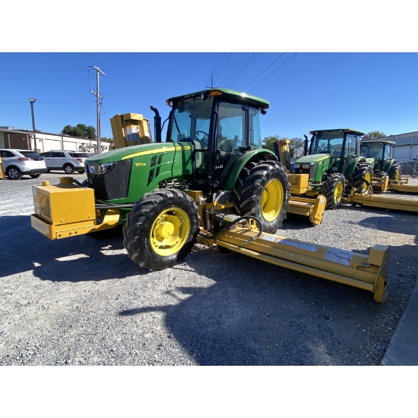 2017 JOHN DEERE 5115M FLAIL MOWER Farm Tractor
