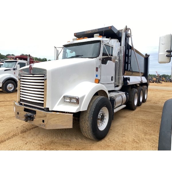 2020 KENWORTH T800 Dump Truck
