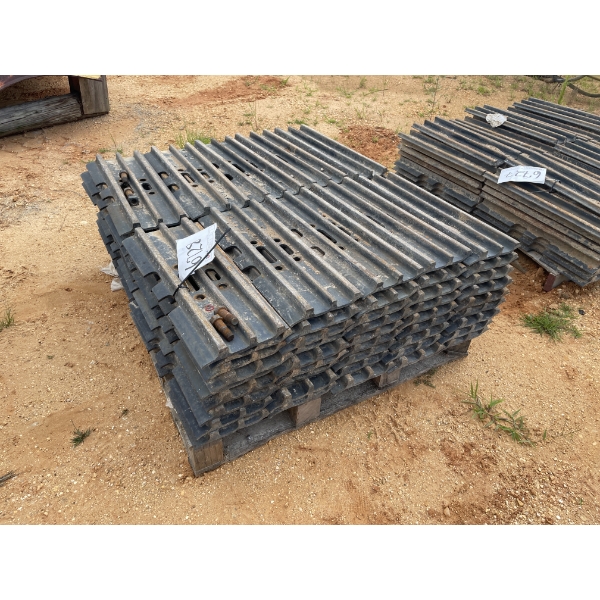 TRACK PADS