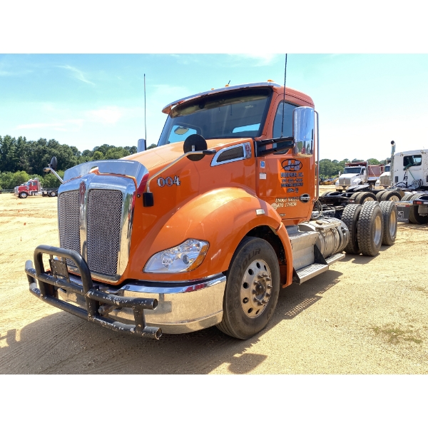 2018 KENWORTH T680 Day Cab Truck