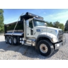 Image 4 : 2020 MACK GR64F Dump Truck