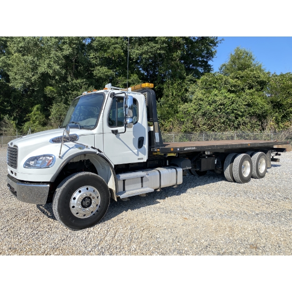 2010 FREIGHTLINER BUSINESS CLASS M2 Rollback Truck