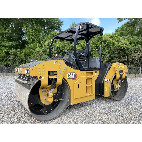 2022 CAT CB13 Roller