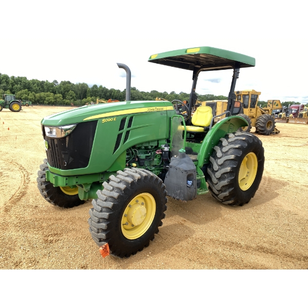2020 JOHN DEERE 5090E Farm Tractor