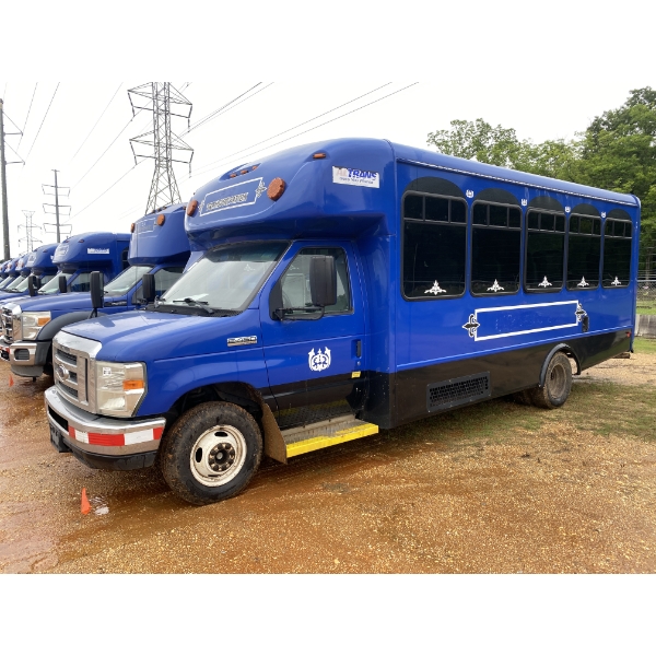 2017 FORD E450 Bus