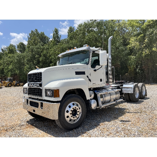 2024 MACK PI64T Day Cab Truck