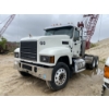 Image 1 : 2019 MACK PI64T Day Cab Truck