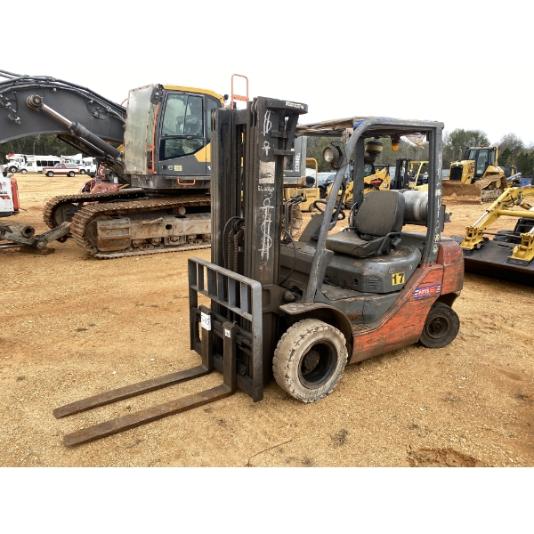 TOYOTA 8FGU25 Forklift - Mast