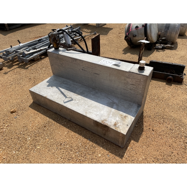 L SHAPED FUEL TANK W/HAND PUMP