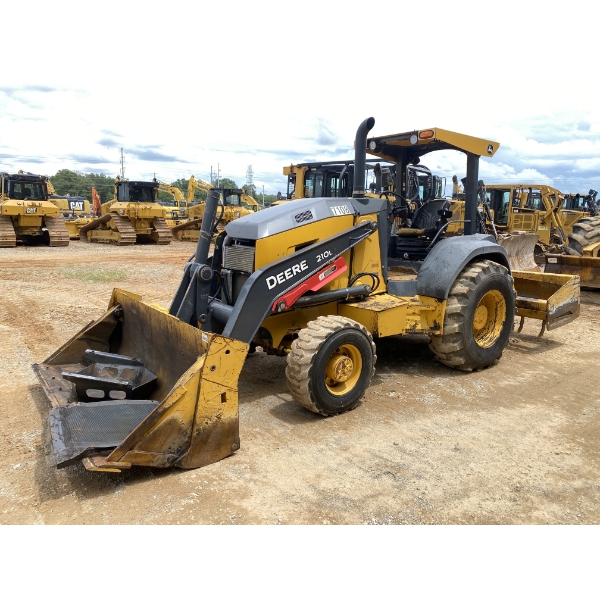 2018 JOHN DEERE 210L Skip Loader