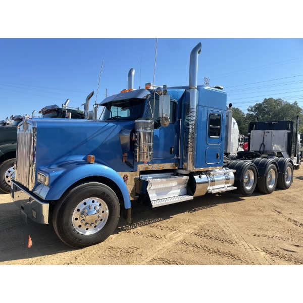 2022 KENWORTH W900 Sleeper Truck