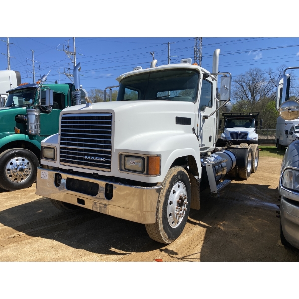2011 MACK CHU613 Day Cab Truck