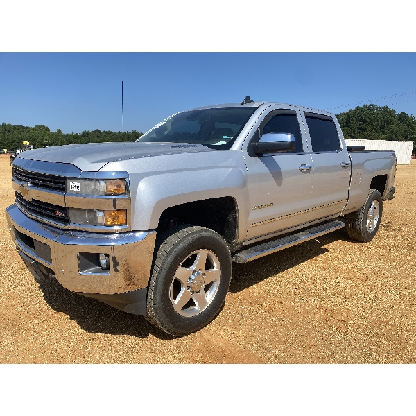 2015 CHEVROLET 2500 HD Z71 LTZ Pickup Truck