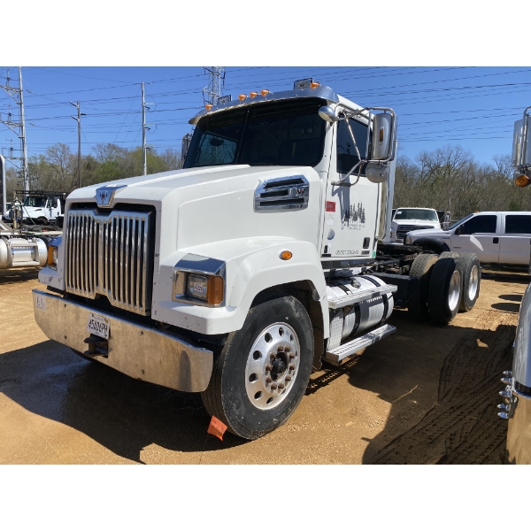 2017 WESTERN STAR 4700SF Day Cab Truck
