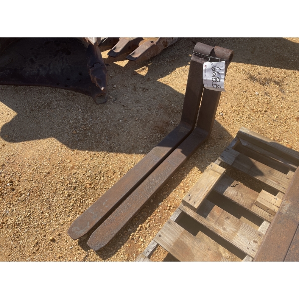 42  FORKLIFT TINES
